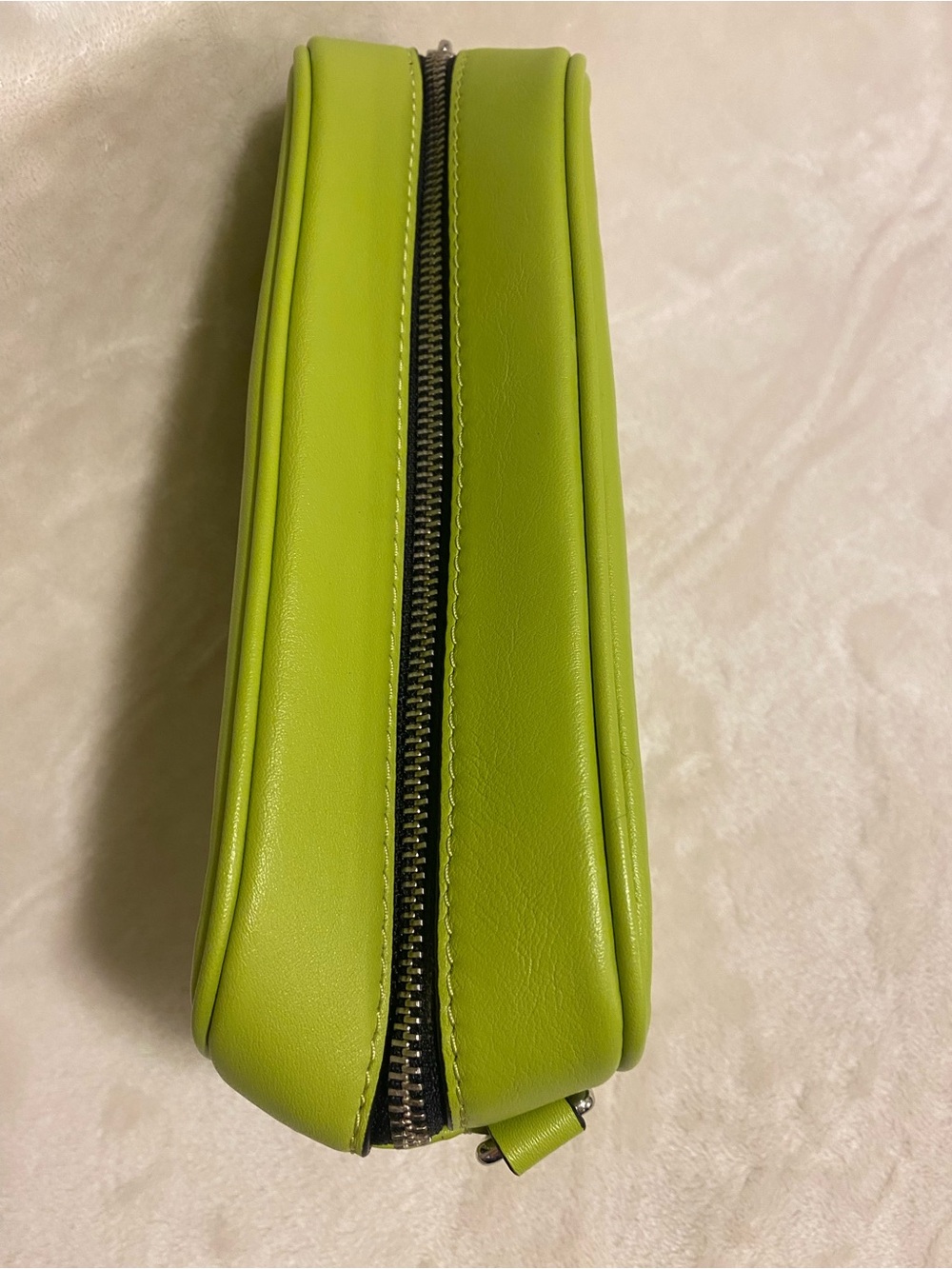 Marc Jacobs Neon Lime Embossed Logo Crossbody Camera Bag - EUC - Picture 11 of 13